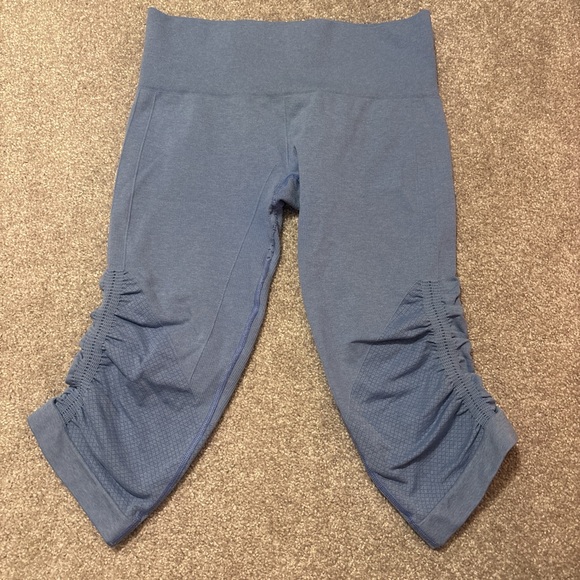 Lululemon compression crops - Picture 2 of 2